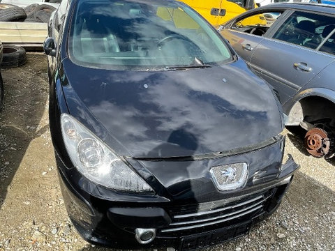 Capac motor protectie Peugeot 307 cc 2006 cc 2.0 HDI