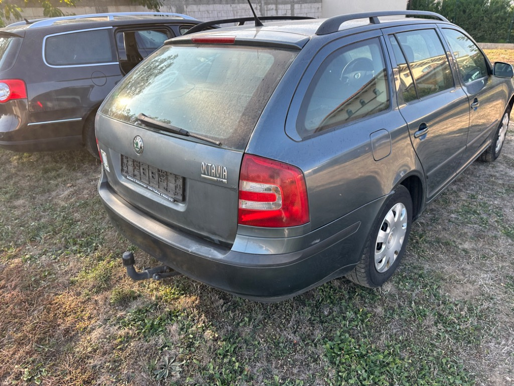 Capac motor protectie Skoda Octavia 2 20