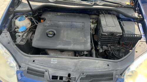 Capac motor protectie Volkswagen Golf 5 