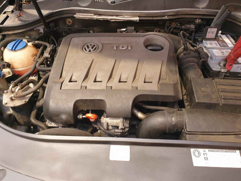 Capac motor protectie Volkswagen Passat B7 2011 BREAK 2.0 CFFB