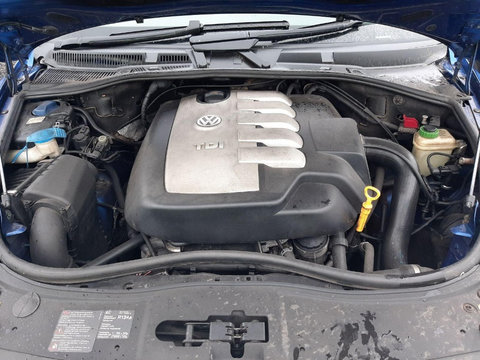 Capac motor protectie Volkswagen Touareg 7L 2006 SUV 2.5 TDI