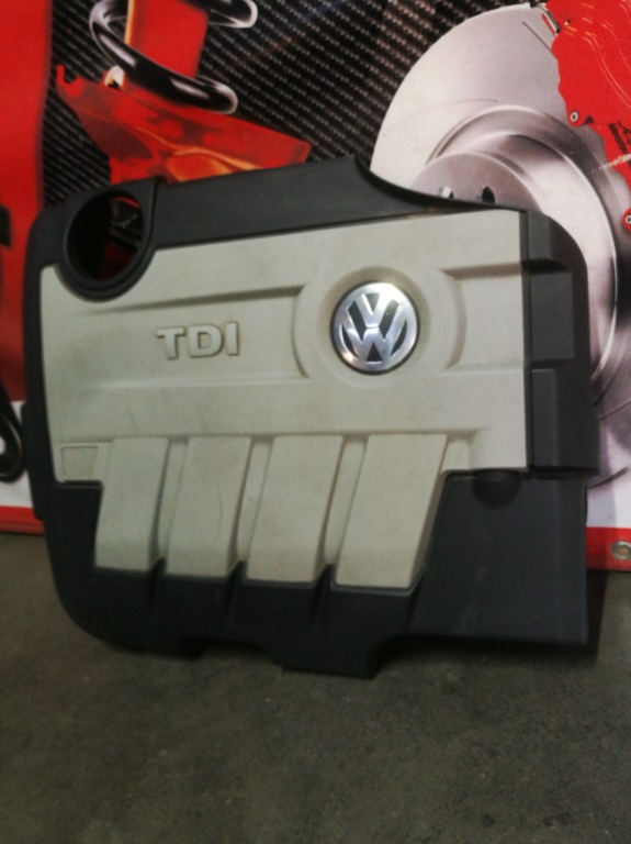 Capac motor protectie Volkswagen Touran 2.0 TDI CB