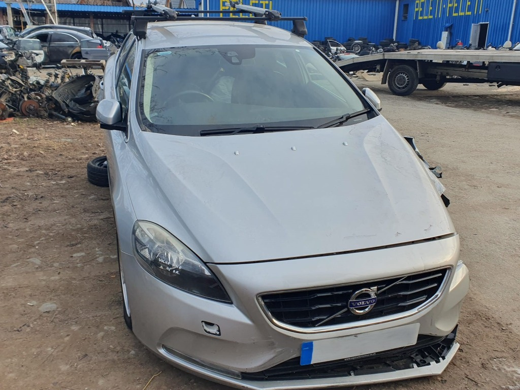 Capac motor protectie Volvo V40 2012 Hatchback 1.6