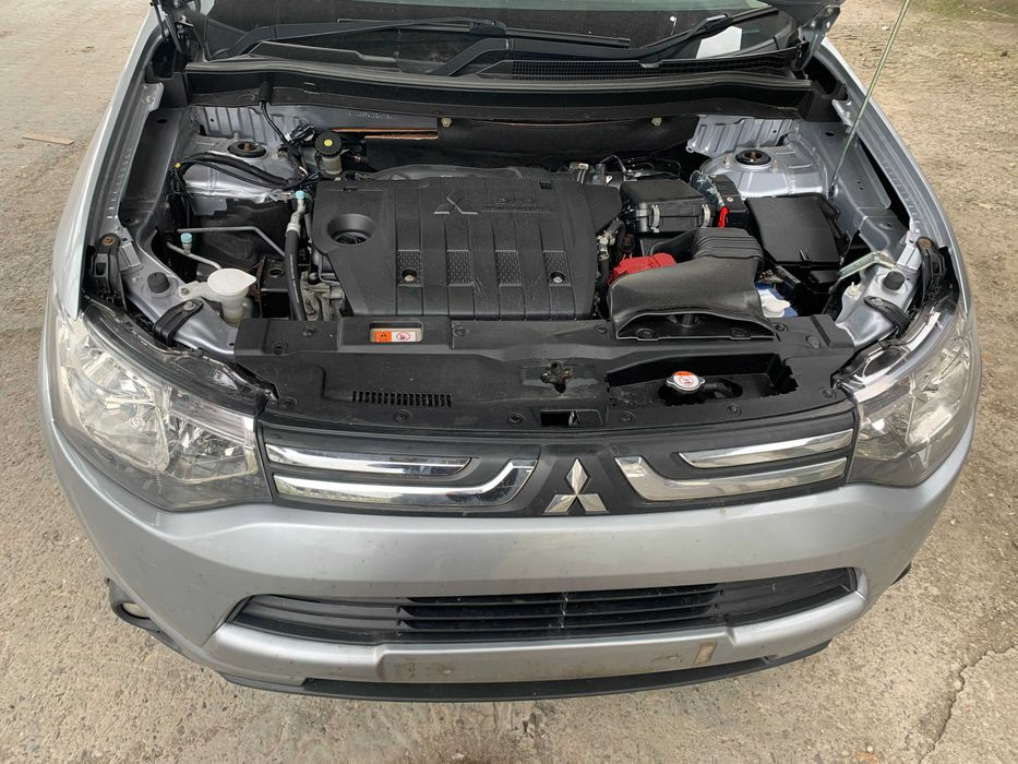 Capac motor si piese mitsubishi outlander 3 2014 din dezmembrari