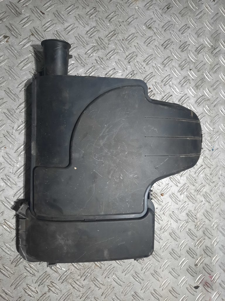 Capac motor Toyota Aygo 2005-2014 cod motor CFA 1.0 B, 1KRB52, 17705-0Q010