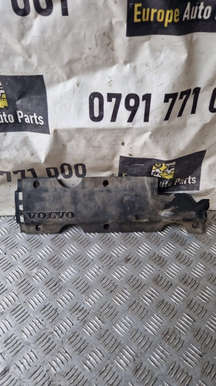 Capac motor Volvo XC90 3.0 B6294T an fab. 2004 cod 1275426