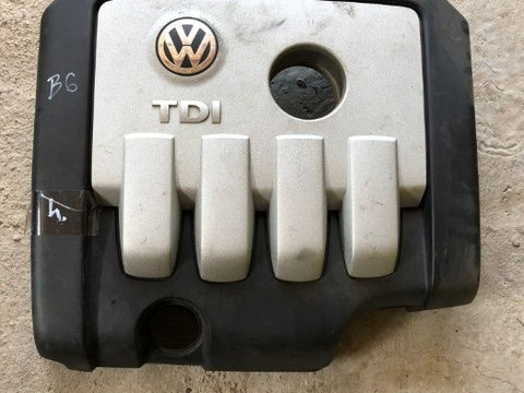 Capac motor VW Passat B6, stare impecabila