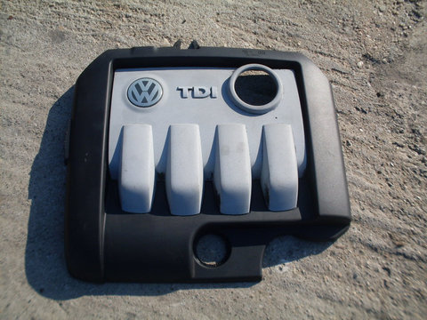 Capac motor pentru Volkswagen Passat B6 - Anunturi cu piese