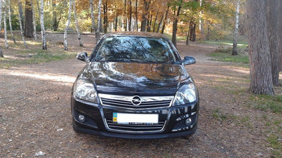 Capac oglinda stanga Opel Astra H culoare negru Mi