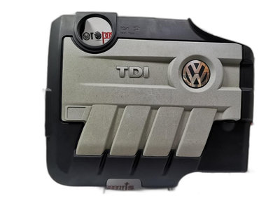 Capac ornament motor cu burete Volkswagen Golf 6 (