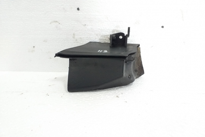 Capac scurgere apa partea stanga Drenaj scurgere apa 64318956425 CUT1 A 64318956425 BMW Seria 1 E81/E82/E87/E88 [facelift] [2007 - 2012] Hatchback 5-usi 118d MT (143 hp)