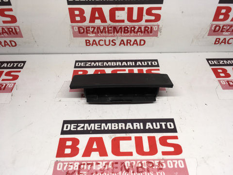 Capac scurmiera Audi A4 B8 cod: 8k0857961