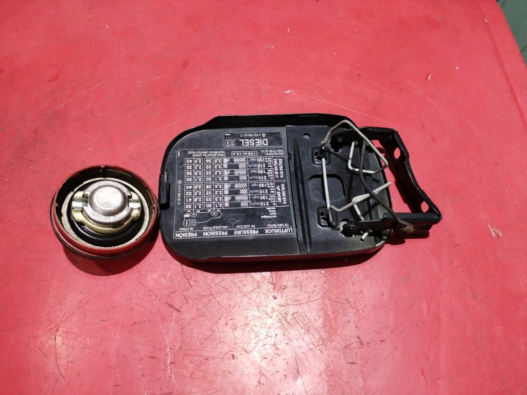 Capac usa rezervor Mercedes E Class W211