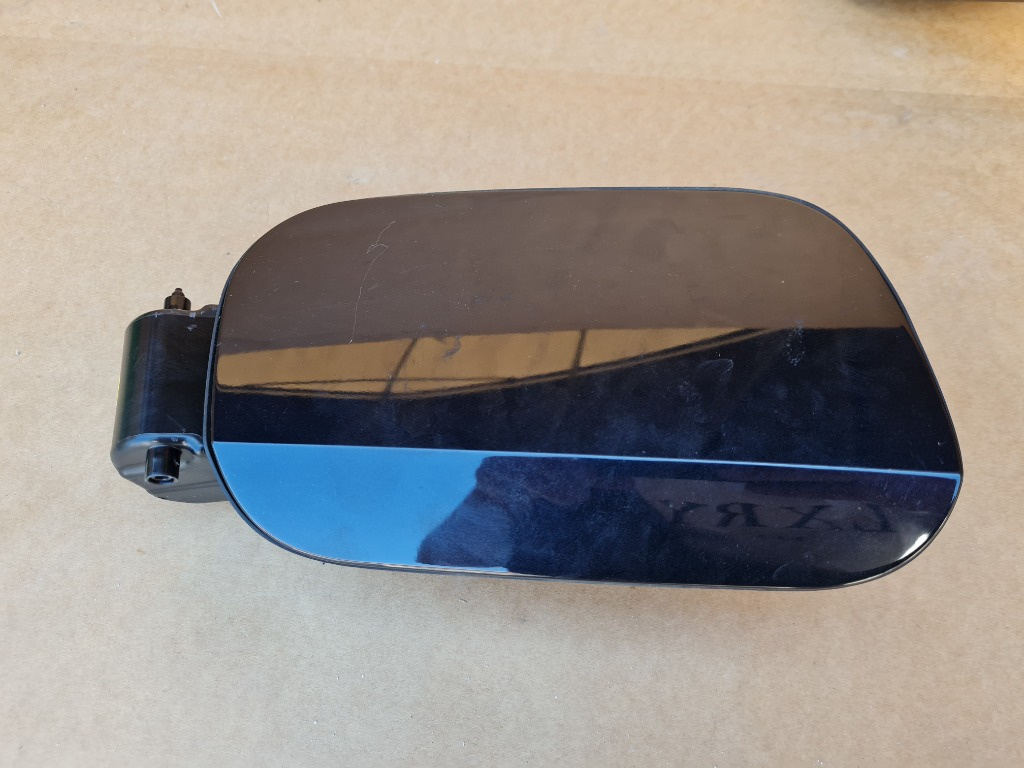 Capac usita rezervor cu suport Audi Q8 2019 4M8 809 906 4M8 809 906 4M8809907A 4M8 809 907 A