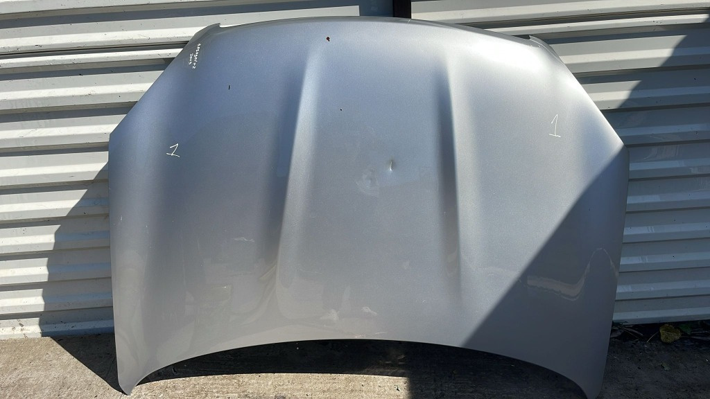 Capotă Nissan Qashqai +2 nonfacelift 2006-2010 cu mici defecte