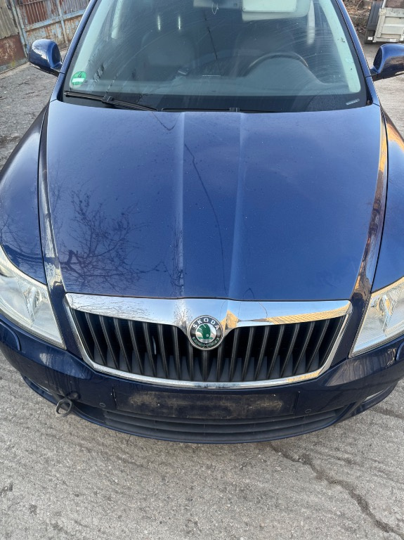 Capota completa cu grila si balamale Skoda Octavia 2 facelift cod 9462