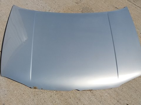 Capota fata cu mici defecte VW Golf 4