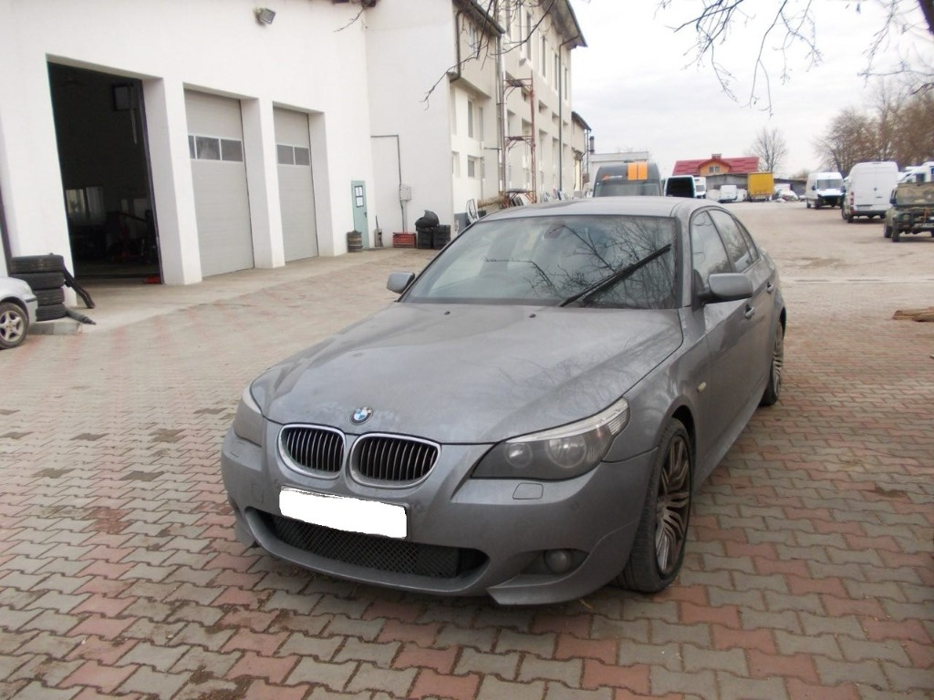 Capota fata dreapta Bmw Seria 5 E60 cod : 41617111385