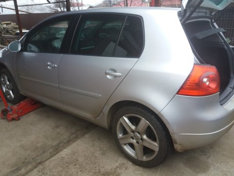 Capota fata gri deschis VW GOLF 5 HB scurt ,stare buna