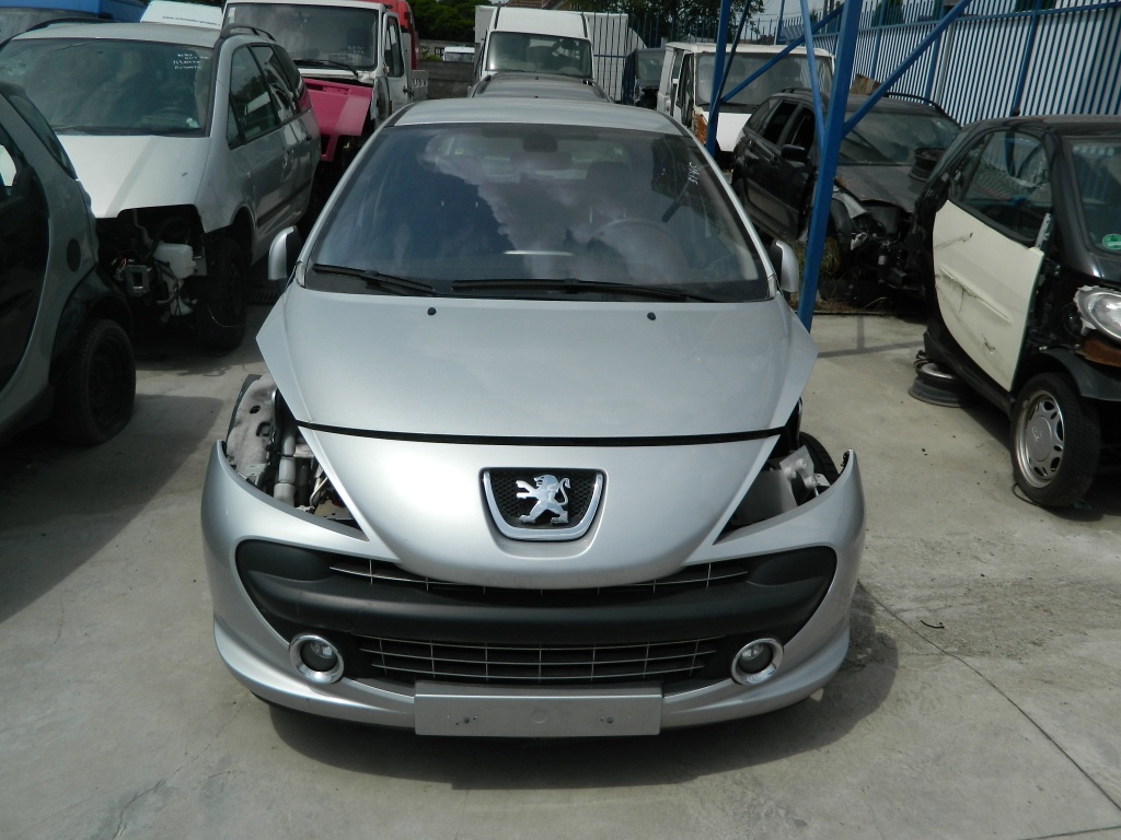 Capota fata Peugeot 207 HatchBack 1.4 benzina model 2006