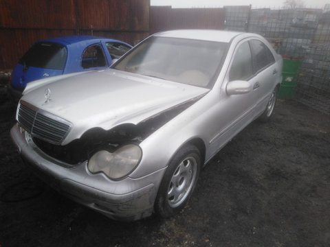 Capota Mercedes C-Class W203 2001 Sedan 2.2D 116cp (OM611)