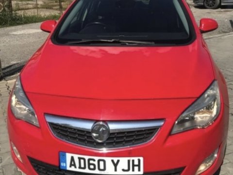 Capota Opel Astra J 2013