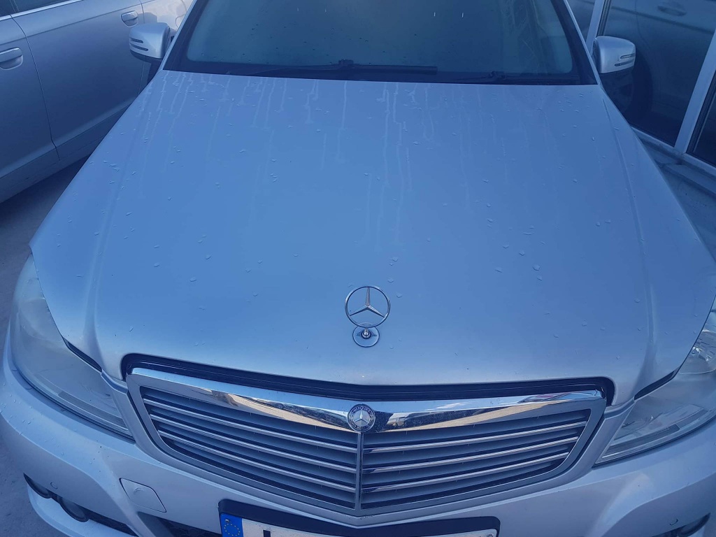 Capota originala fata Mercedes C class w204 Facelift