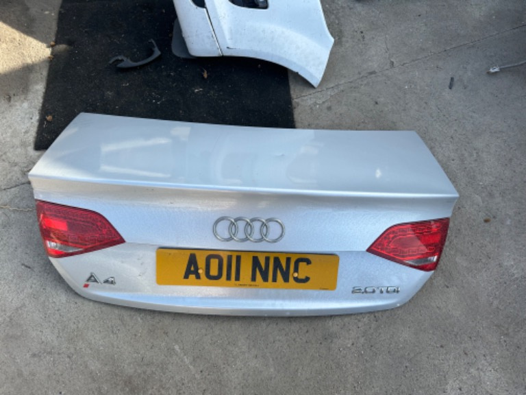 Capota portbagaj Audi A4 B8 berlina