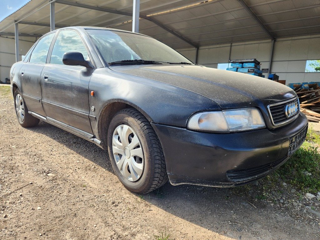 Capota portbagaj spate Audi A4 B5 1996 Berlina 1.6 benzină-74kw