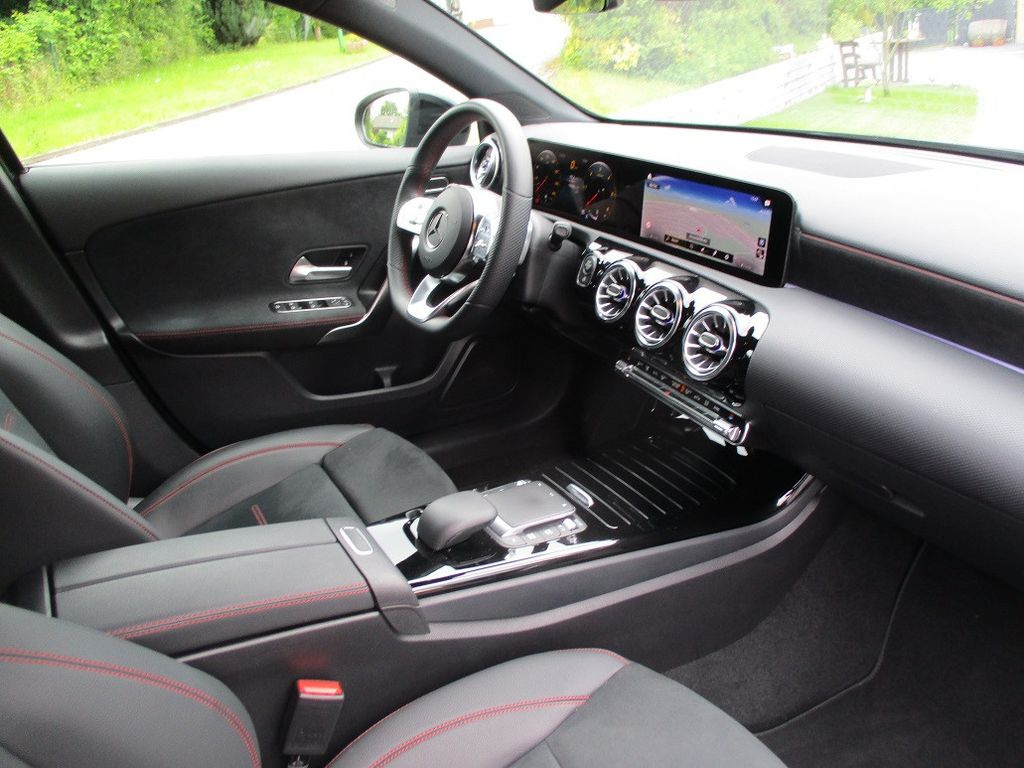 Capota portbagaj spate Mercedes A-Class W177 2023 limuzina 1.950