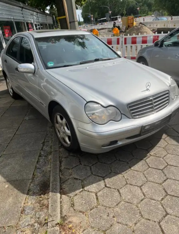 Capota portbagaj spate Mercedes C-Class 