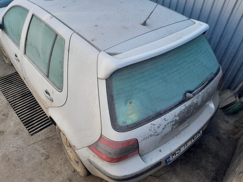 Capota portbagaj spate Volkswagen Golf 4