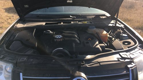 Capota portbagaj spate Volkswagen Passat