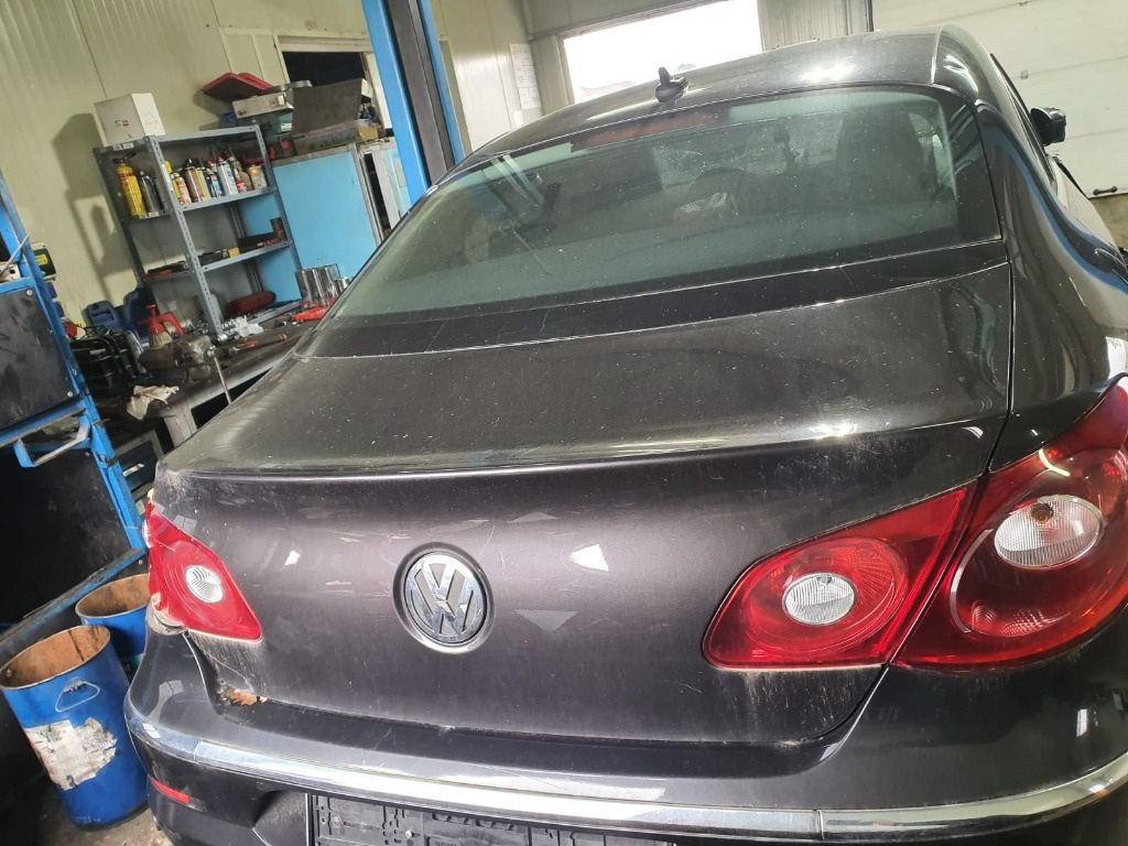 Capota portbagaj spate Volkswagen Passat CC 2010 X 2.0 D