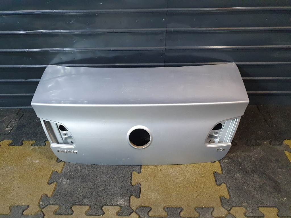 Capota portbagaj VOLKSWAGEN PASSAT 3C2 2005 - 2010 1.9 TDI BKC, BLS, BXE 3C5827025H