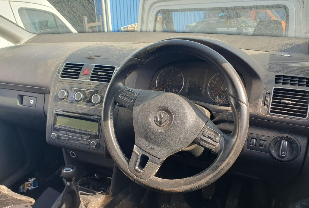 Capota Volkswagen Touran 2011 MPV 1.6 TD
