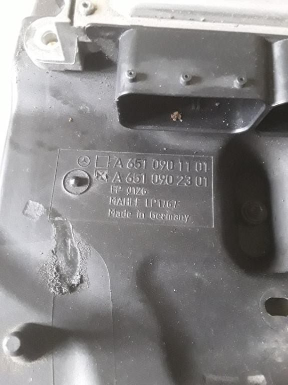 Carcasă filtru de aer Mercedes E Class w212 2,2 CDI 2014 A 651 090 11 01 A 651 090 23 01