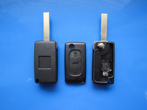 Carcasa cheie Fiat 3 butoane cu lamela HU83 cu loc baterie