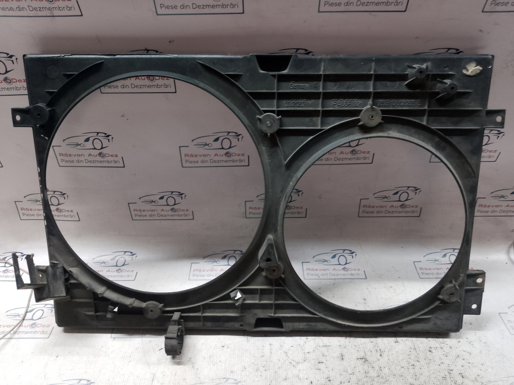 Carcasa electroventilator Volkswagen Golf 4 2002, 1J0121205B