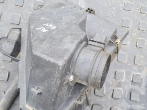 Carcasa filtru aer an 2009 motor 2.0 tdi 8k0133843d