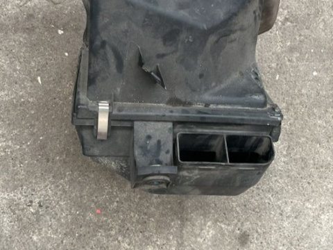 Carcasa filtru aer Audi A4 B5 1.6 benzina ADP 058133837