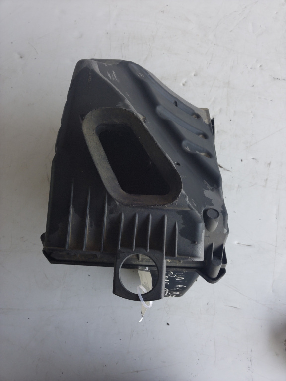 Carcasa filtru aer Audi A4 B7 an 2008 BPW cod piesa 03G133835B