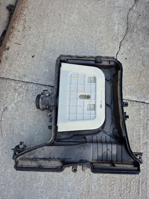 Carcasa filtru aer Audi Q8 Q7 Touareg CR 4M0133837