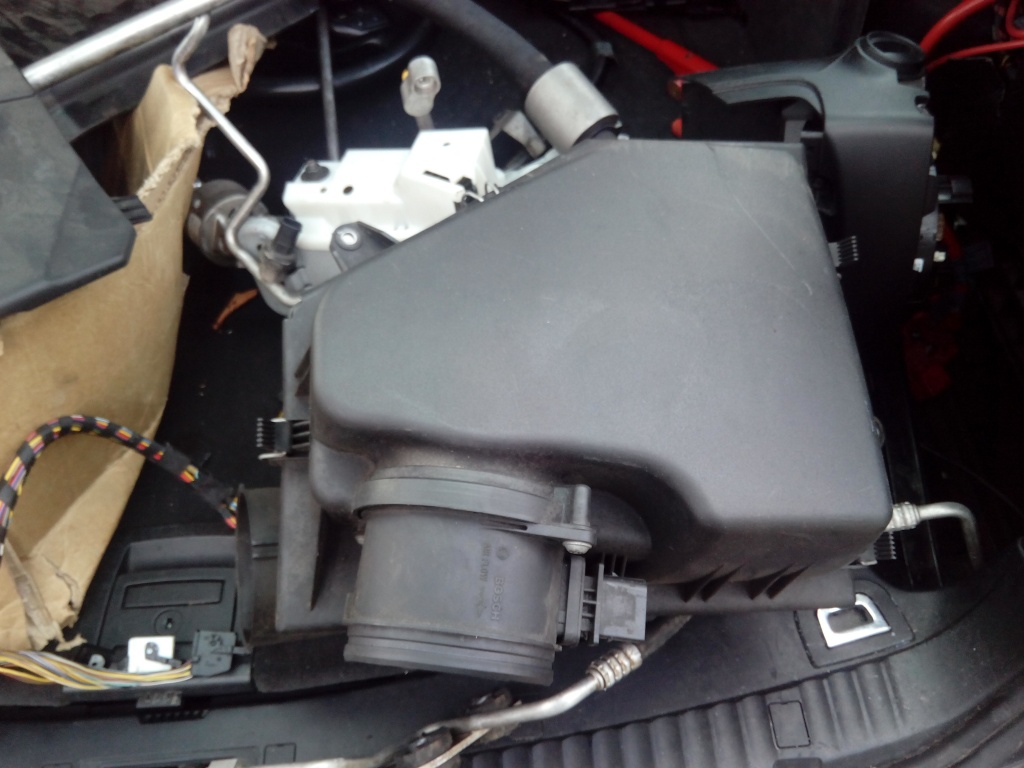 Carcasa filtru aer BMW E61,SERIA 5,an 2008,2.0 die