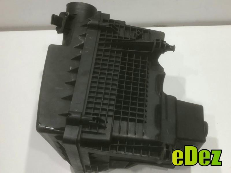 Carcasa filtru aer cu debitmetru Land Rover Freelander 2 (2006->) 2.2 d DOHC 224DT 6C11-12B579-AA