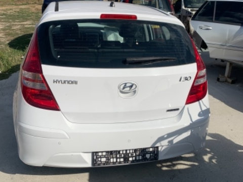 Carcasa filtru aer Hyundai i30 hatchback 1,6 crdi 66 kw 90 cp tip d4fb an 2011