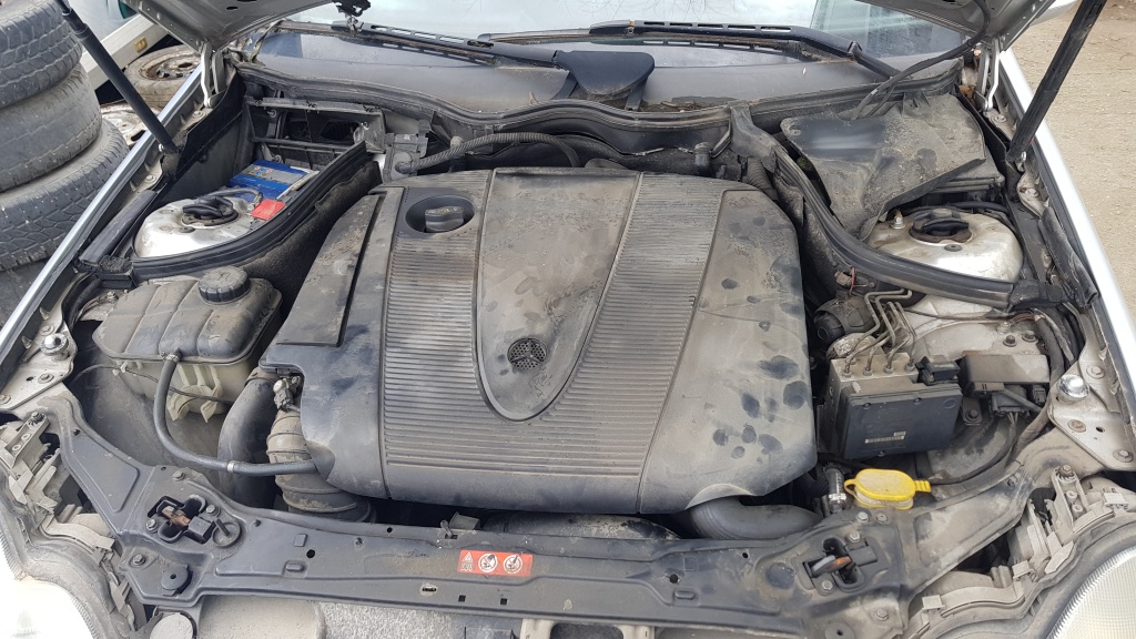 Carcasa filtru aer Mercedes-Benz C200 W203 2.0 CDI 90 KW 120 CP 646.962 2004