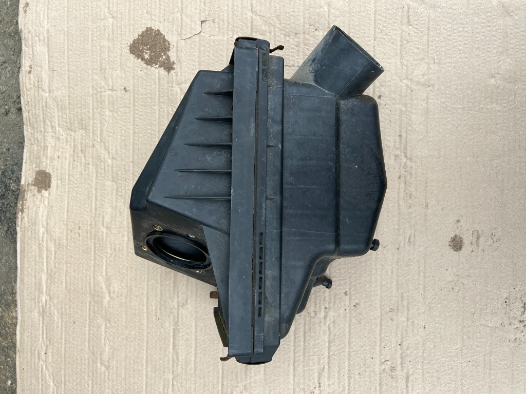 Carcasa filtru aer Nissan X Trail din 2005 2.2 DCI