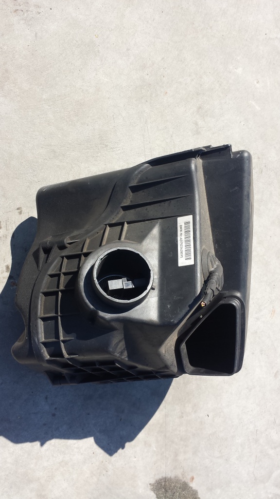 Carcasa filtru aer pentru bmw seria 1 E87 1.6 benzina cod:7523628095