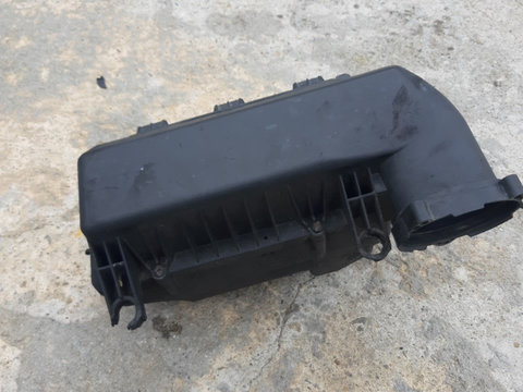 Carcasa filtru aer Peugeot 407 1.6 hdi cu mici defecte